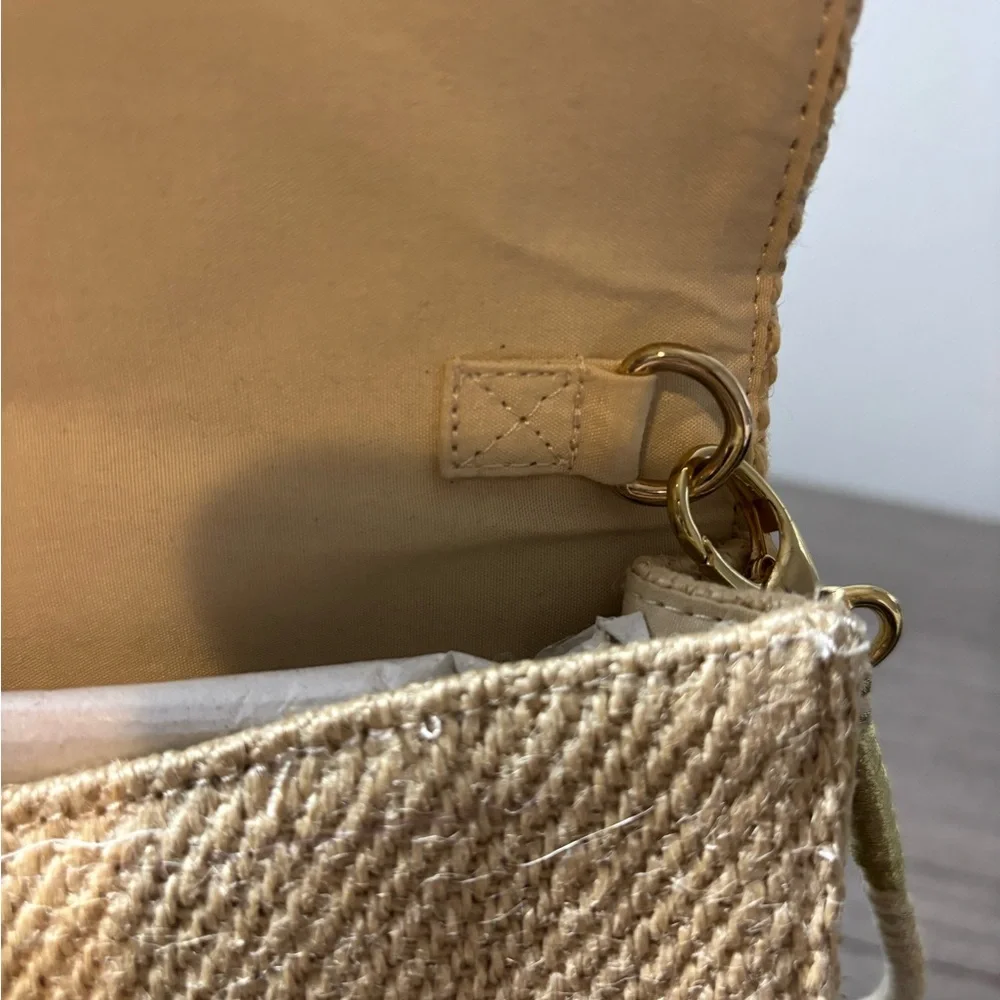 Chicos NWT Embroidered Leaf Clutch bag w/ Detachable Strap Retails $90 - Picture 6 of 7